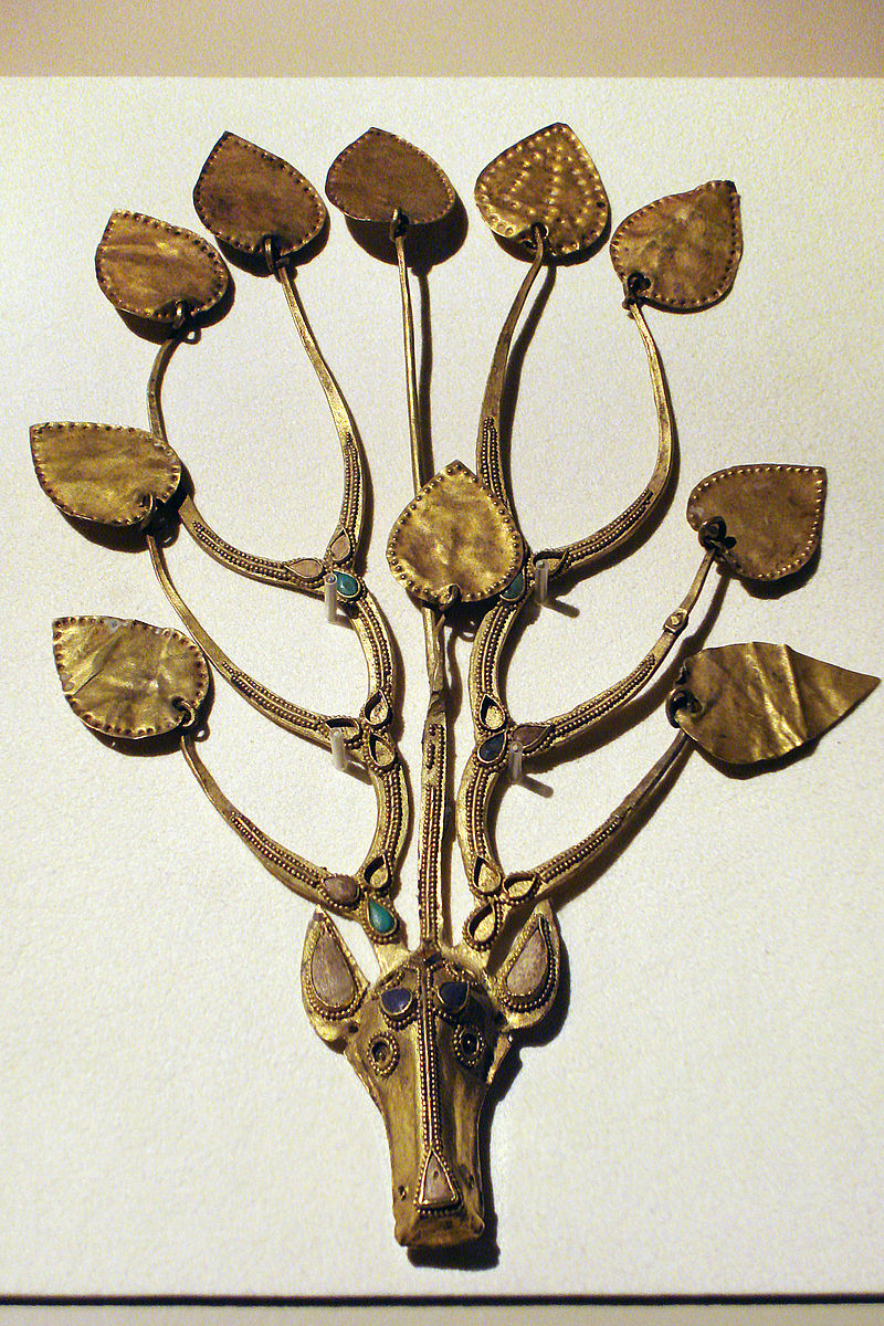 сяньбиCMOC_Treasures_of_Ancient_China_exhibit_-_gold_horse_head_ornament.jpg