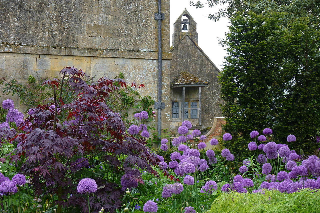 1280px-Hidcote03.jpg