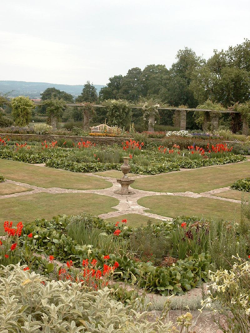800px-Hestercombe_Detail.jpg