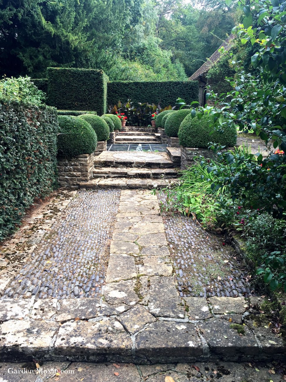Courtyard-1.jpg