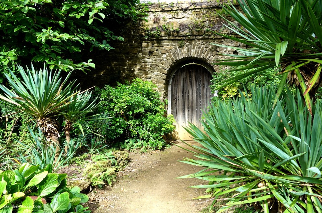 Garden-door-Munsteadwood-2.jpg