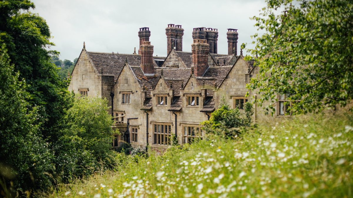 gravetye-manor-flowers-1200x675.jpg