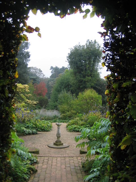 Hidcote_Gardens_-_geograph.org.uk_-_273658.jpg
