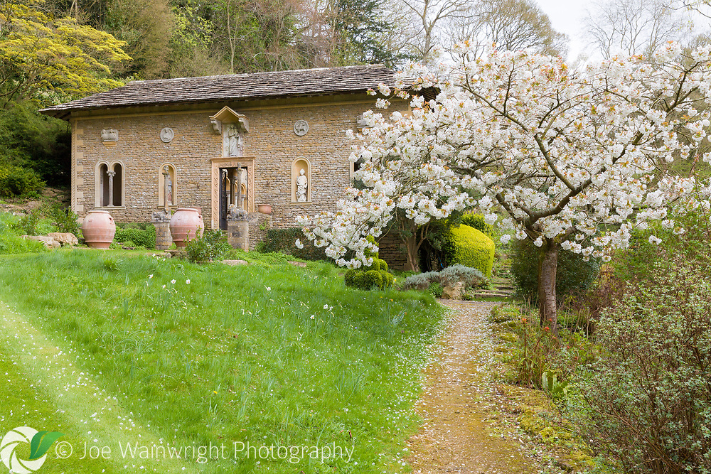 Iford-Manor-The-Peto-Garden-in-April-15.jpg