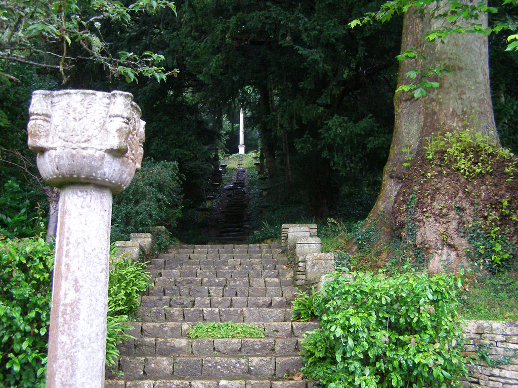 iford_manor_steps_original.jpg