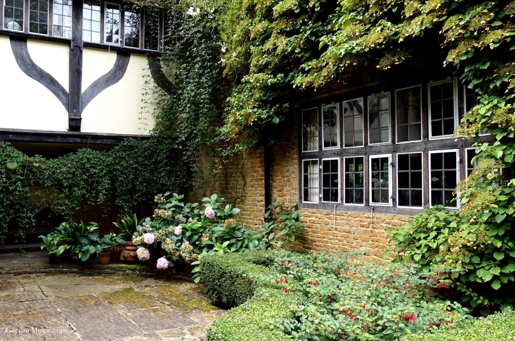 Main-house-munsteadwood-2 (1).jpg