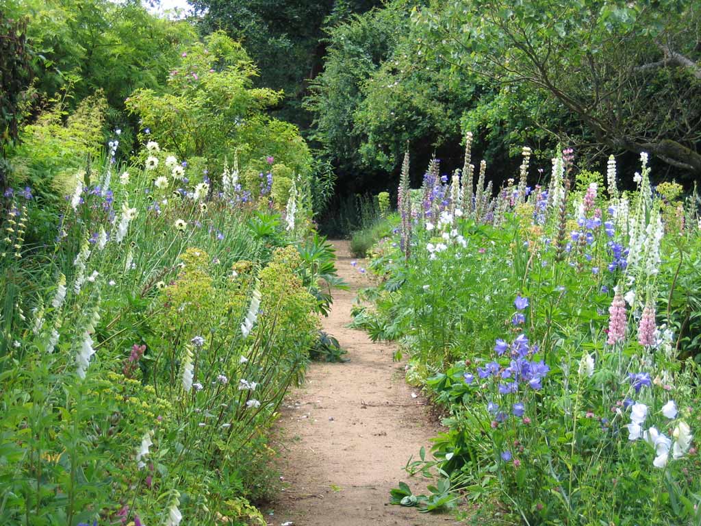 munstead_wood_garden_original.jpg