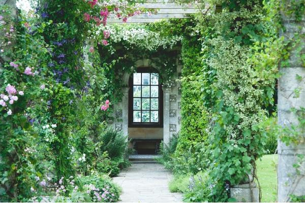 west-dean-gardens-edwardian-pergola-credit-vicki-isted.jpg