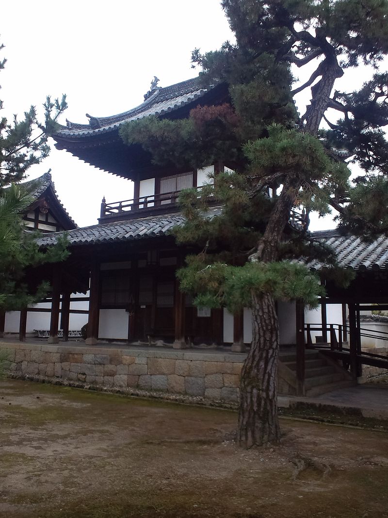 Ôbaku-san_Manpuku-ji_Buddhist_Temple_-_Bell_tower.jpg