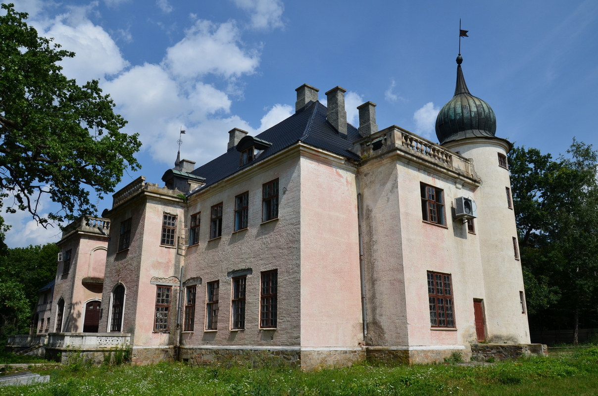 Палац_мисливський_Шувалова_із_парком,_Тальнне.jpg