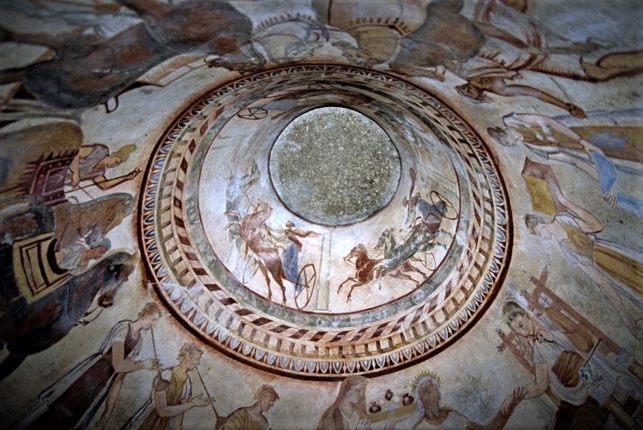 Фракийская-гробница-в-Казанлыке-купол.jpg