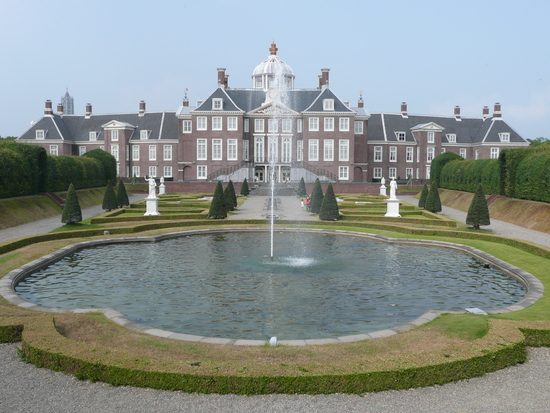 Хёйс-тен-БосHuis ten Bosch 1645.jpg