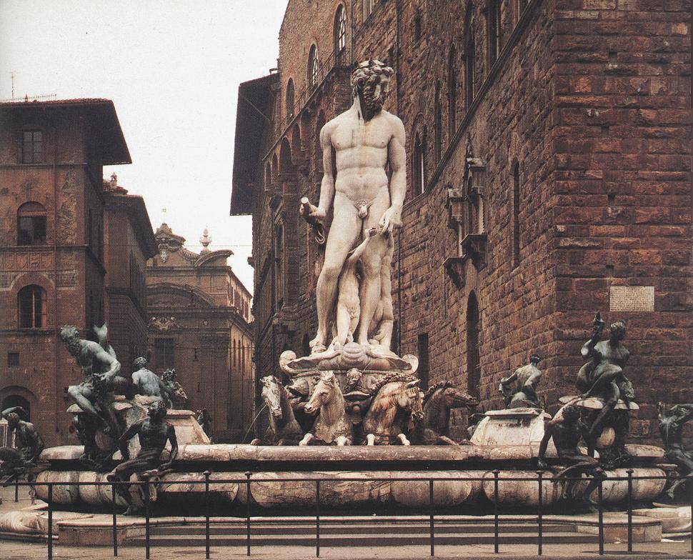 амманатиfountain_of_neptune-large.jpg