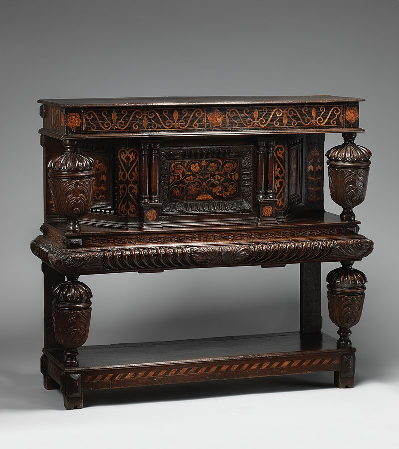 англ 800px-Court_cupboard_MET_DP-14385-019.jpg