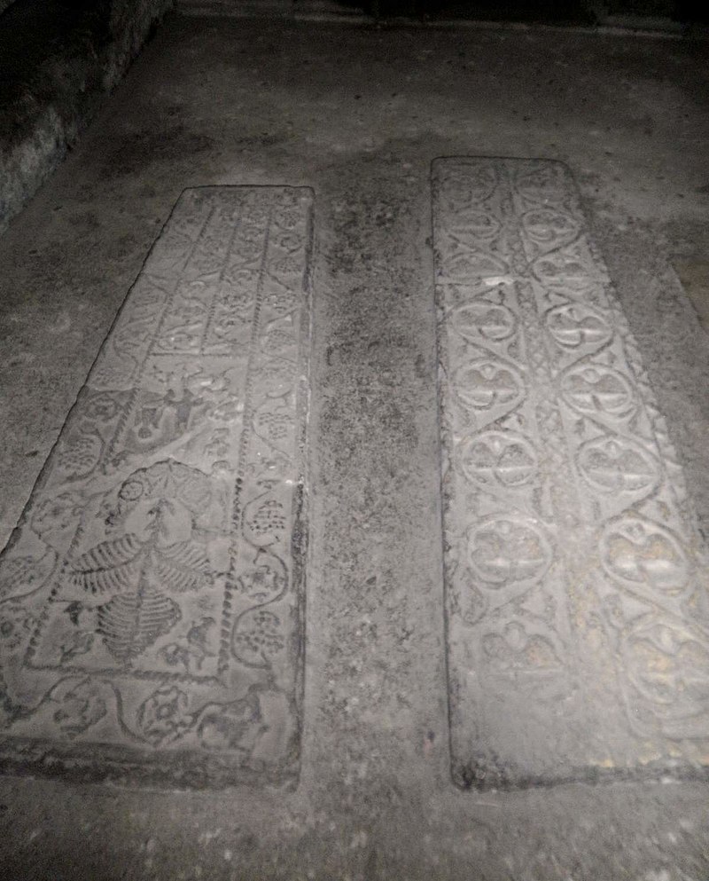 астур 800px-Oviedo_-_Catedral,_Cripta_de_Santa_Leocadia_2.jpg