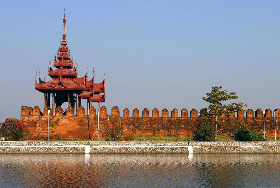 бирмMandalay_Fort_Wall.jpg