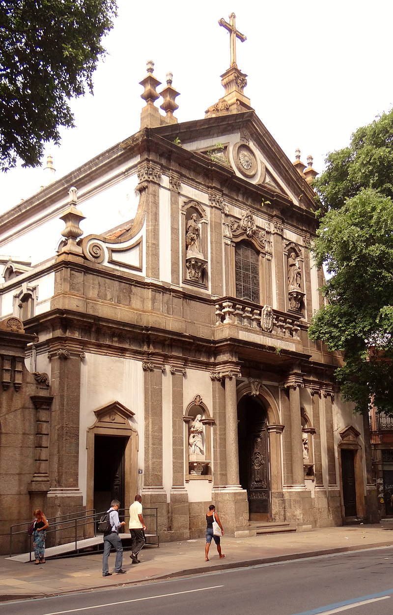 браз800px-Visão_frontal_II.jpg