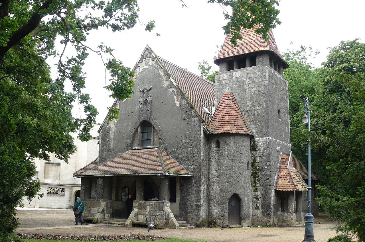 венг1280px-Varosmajor_old_churche.jpg