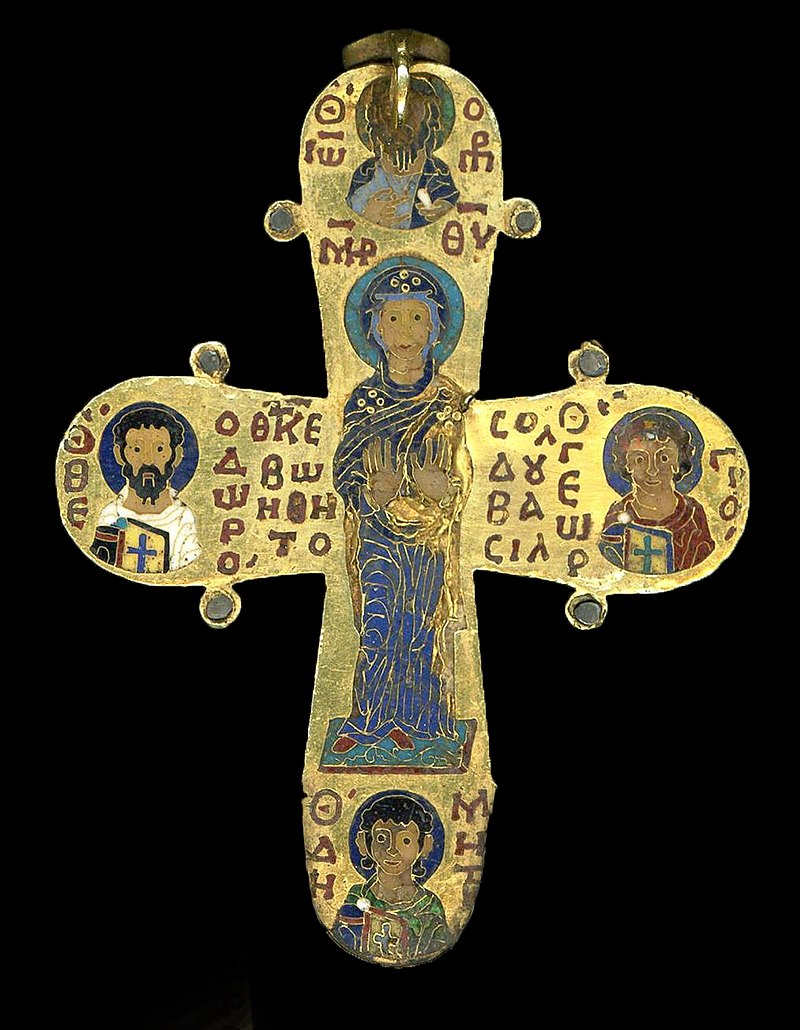 гаэта 800px-Gaeta,_Museo_diocesano_-_Croce-reliquiario_bizantina_(IX_secolo)_2.jpg