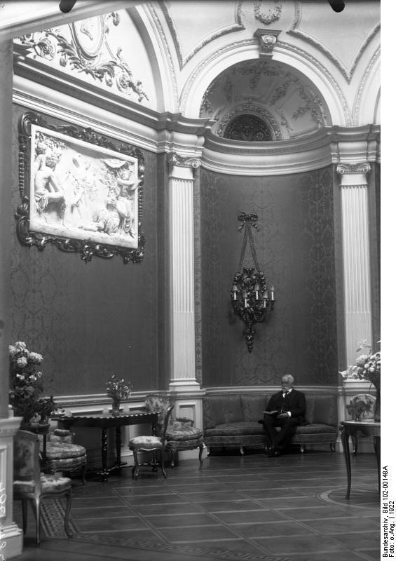 гермBundesarchiv_Bild_102-00148A,_Britische_Botschaft,_Lord_de_Abernon.jpg
