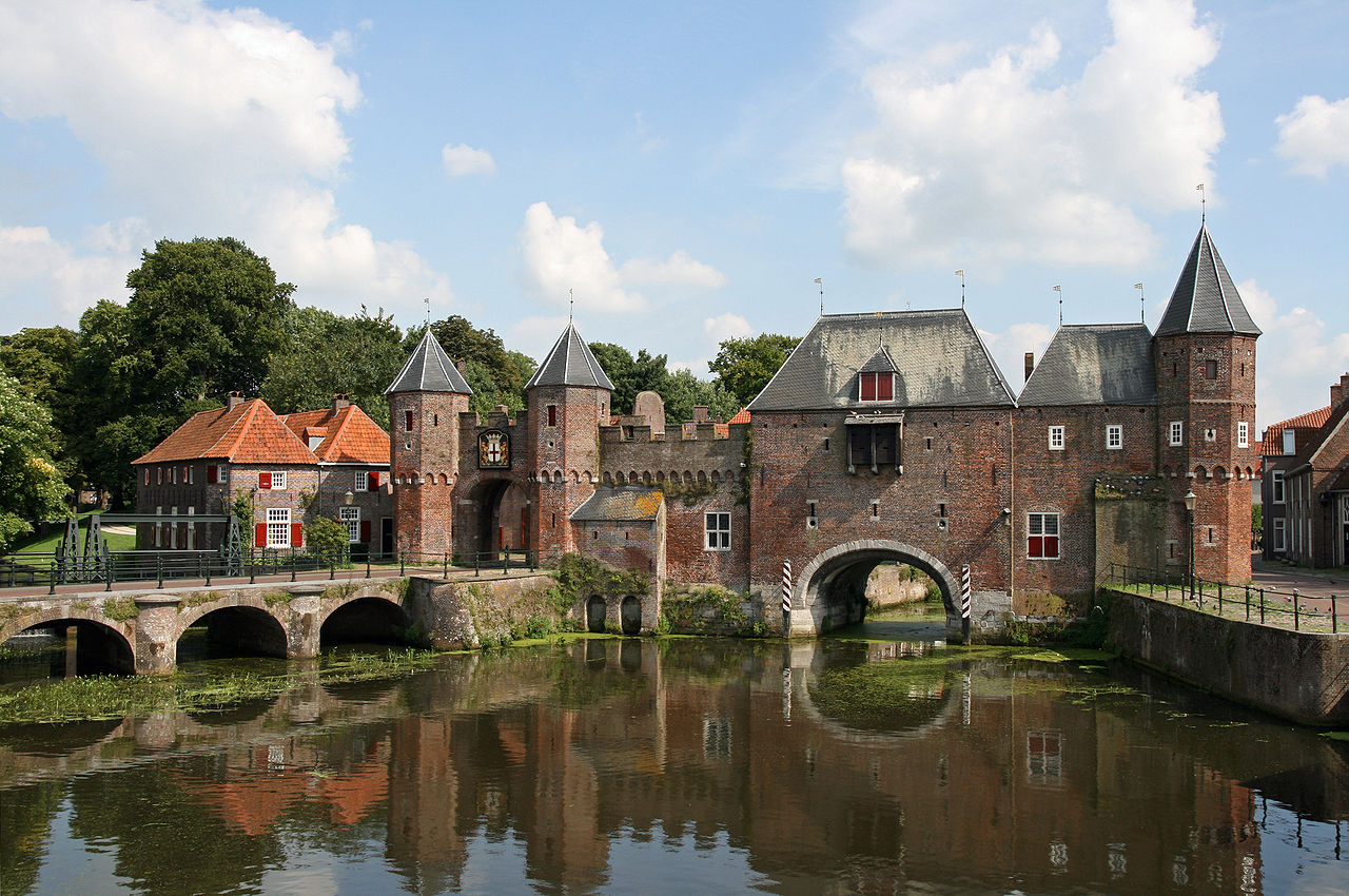 голланд законч 1425 1280px-Koppelpoort_Amersfoort_2008.jpg