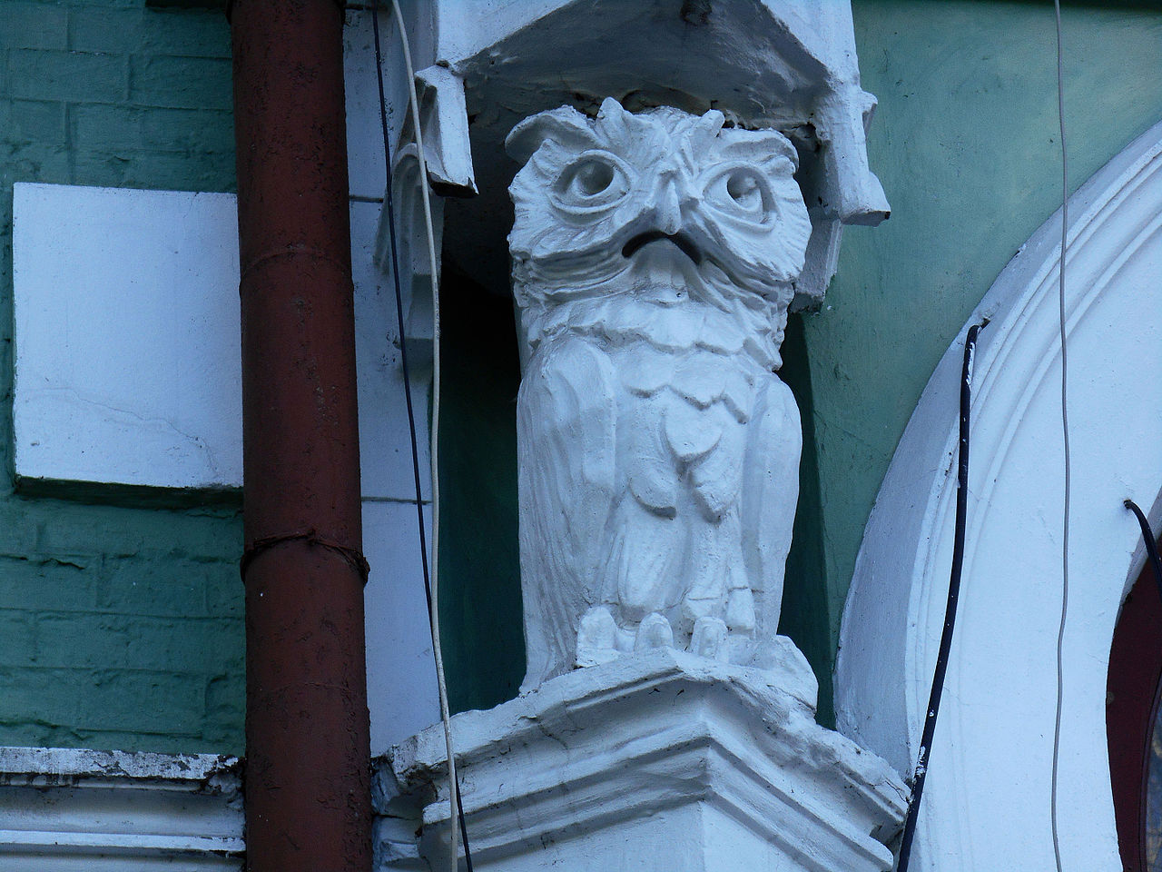 дд ягимовского 1909 1280px-Eulenmotiv_am_Haus_mit_Katzen_in_Kiev.jpg