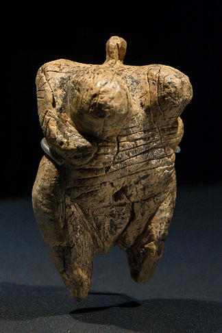древнейшая венера 35-40000 лн Original_Venus_vom_Hohlefels_20150118.jpg