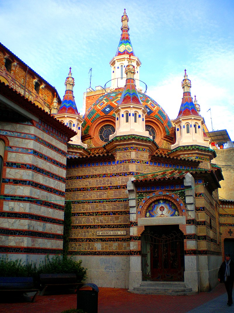 исп800px-Capilla_del_Santísimo._Estilo_modernista_(siglo_XX)_Lloret_de_Mar,_.jpg