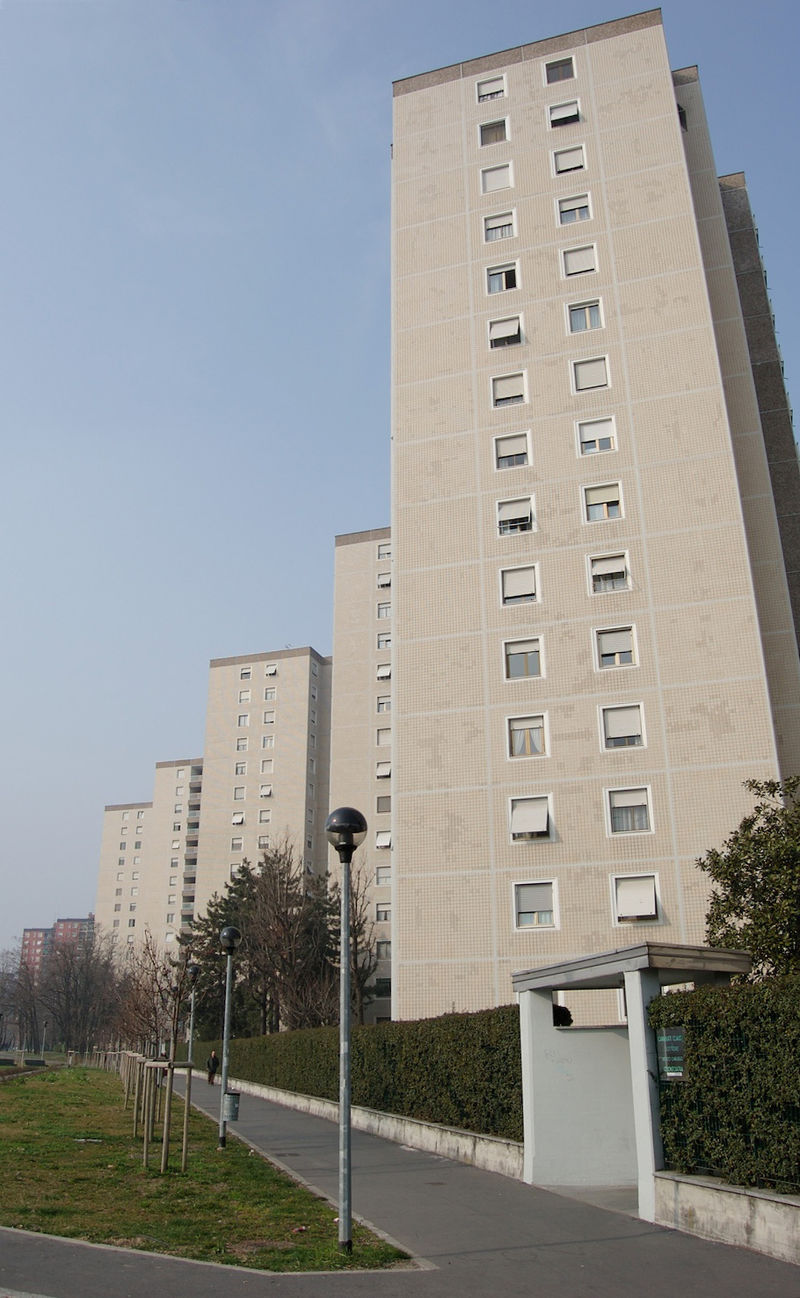 ит 800px-CaseTorriMilano.jpg