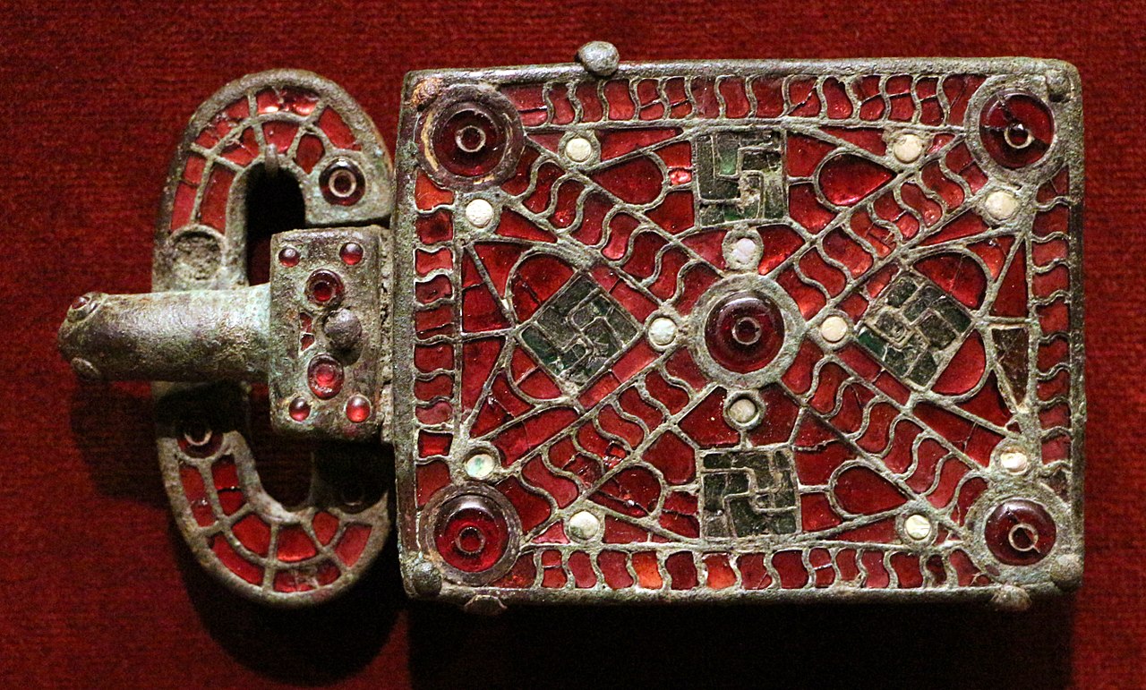 ит1280px-Ostrogoti,_fibbia_in_bronzo_e_granati,_VI_secolo.jpg