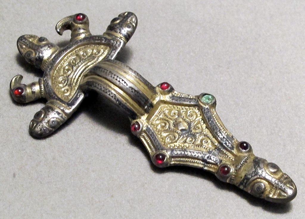 итItalia_ostrogota,_fibula,_500_ca..JPG