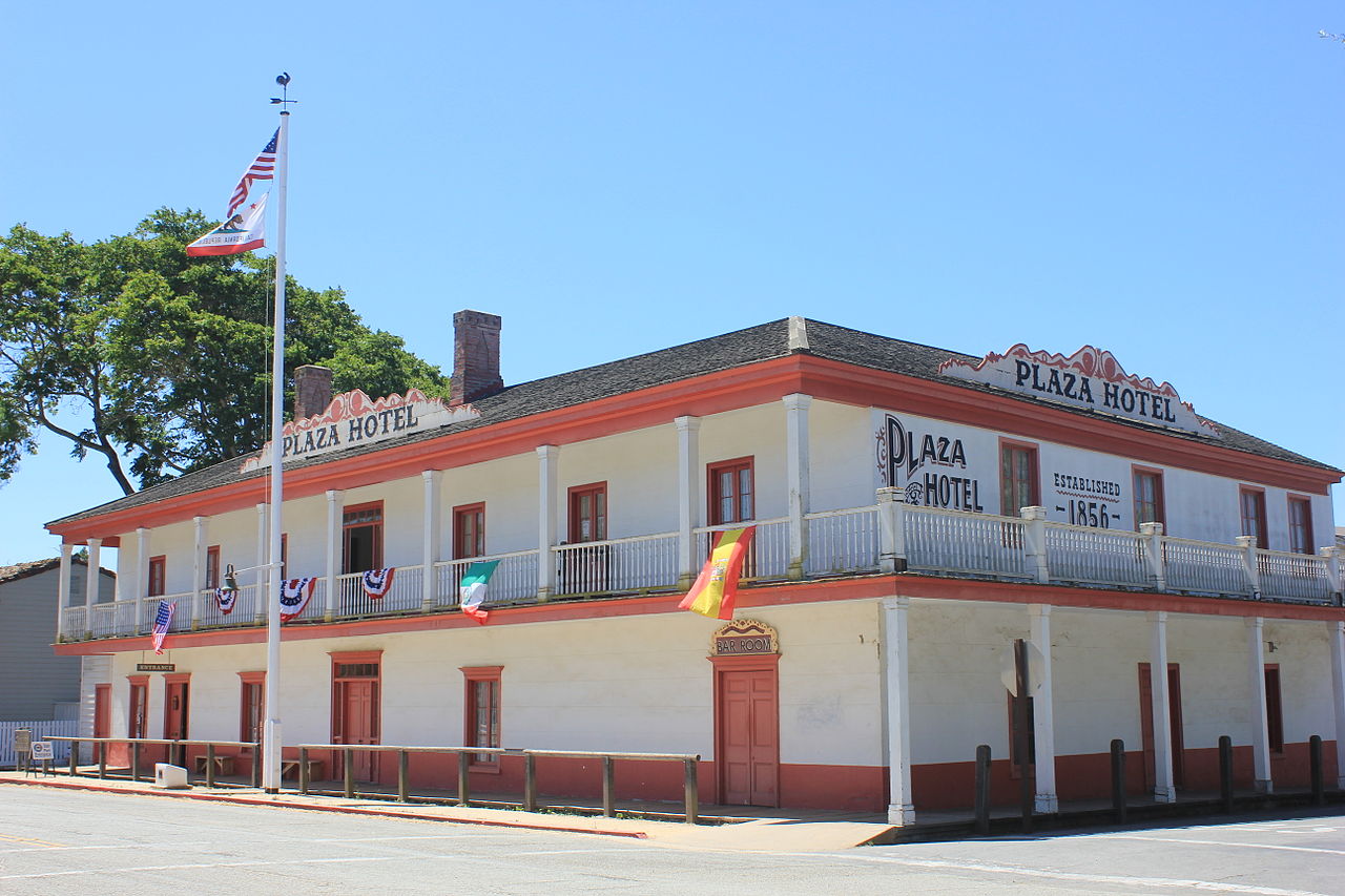 кал1280px-Plaza_Hotel_in_San_Juan_Bautista,_California.jpg
