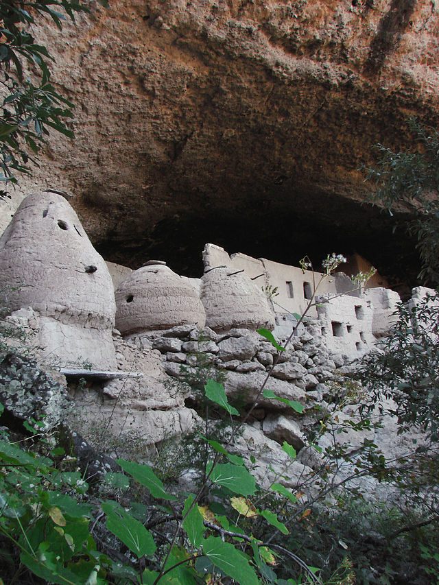 касас-грандес640px-Cueva_de_las_Jarillas.jpg
