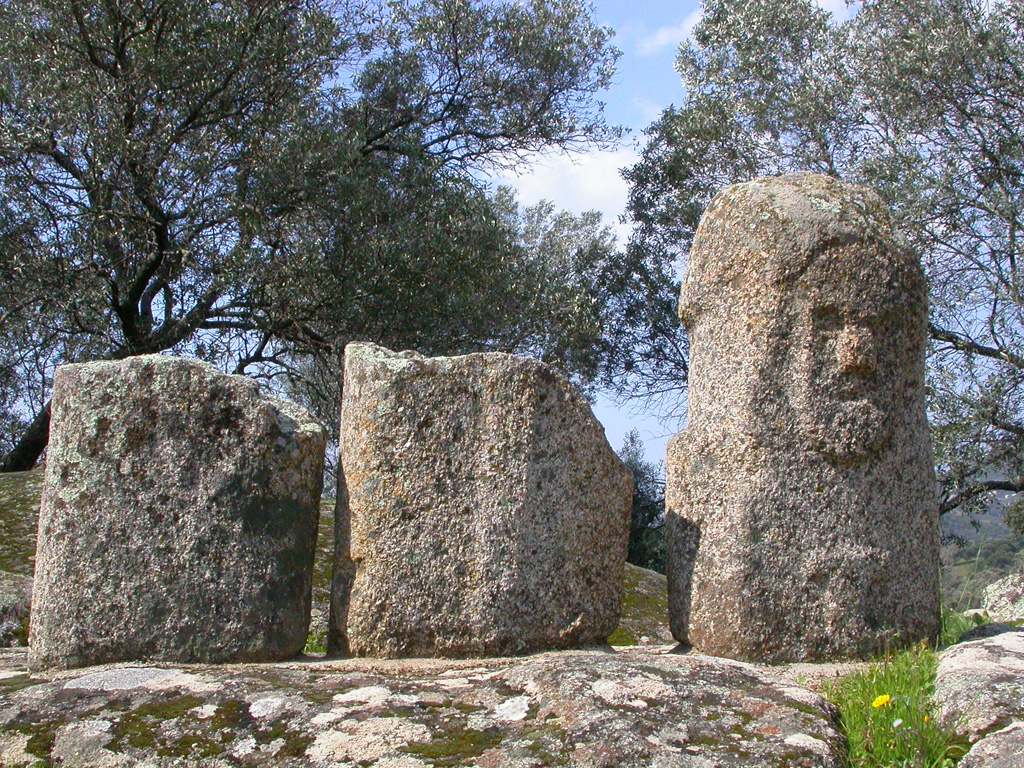 корсика menhir02.jpg
