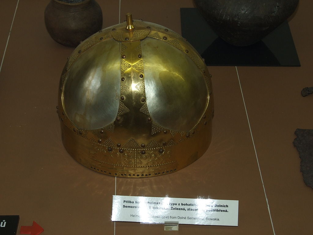 ланг1024px-Prehistoric_Times_of_Bohemia,_Moravia_and_Slovakia_-_NM_Prague_41.jpg