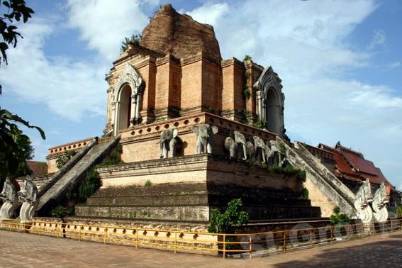 ланна Wat-Chedi-Luang-Chiangmai_6.jpg
