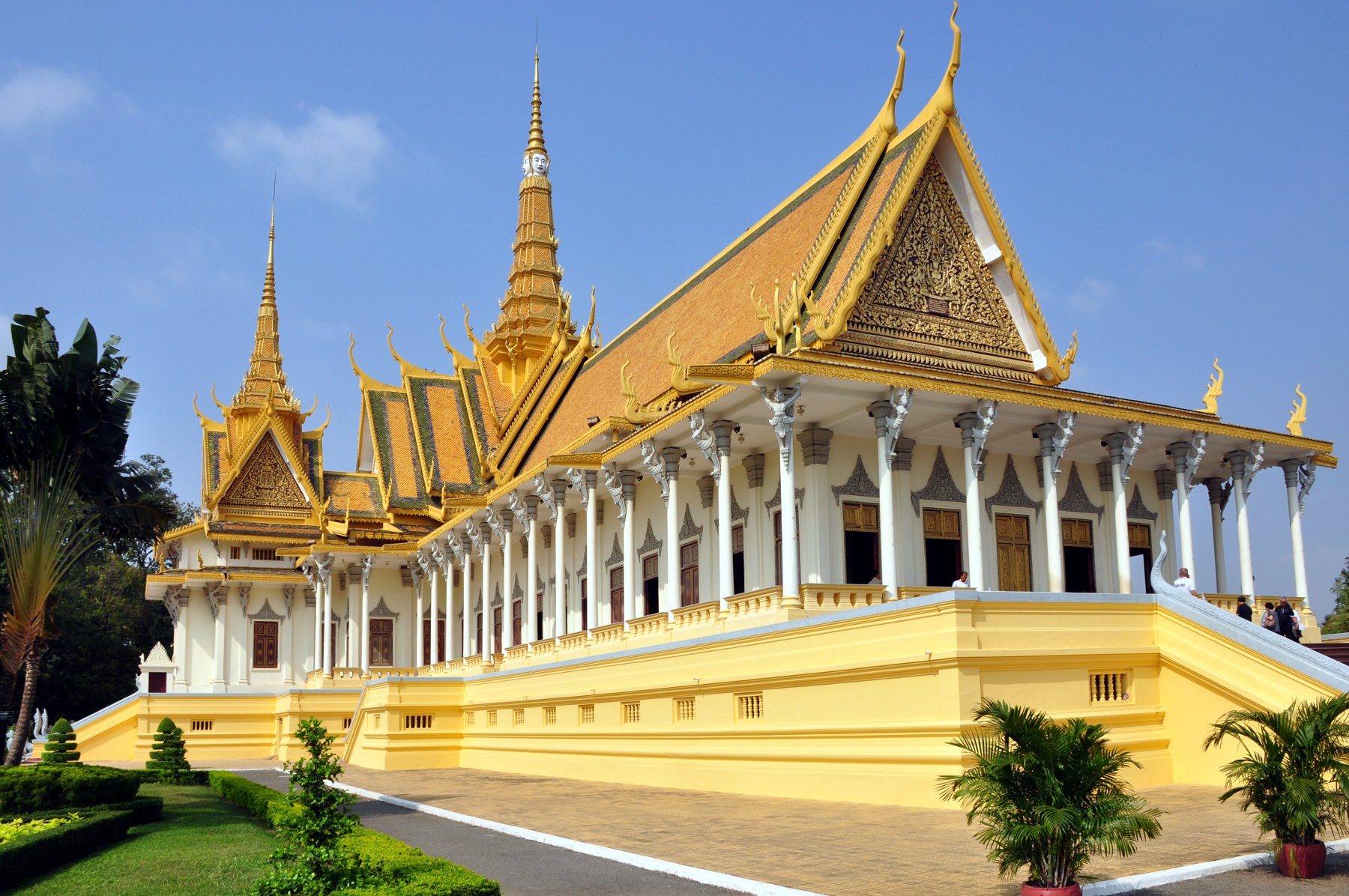лаоphnom.jpg