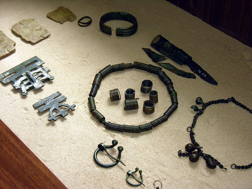 латвияArcheologiniai_radiniai,_2006-06-08.JPG