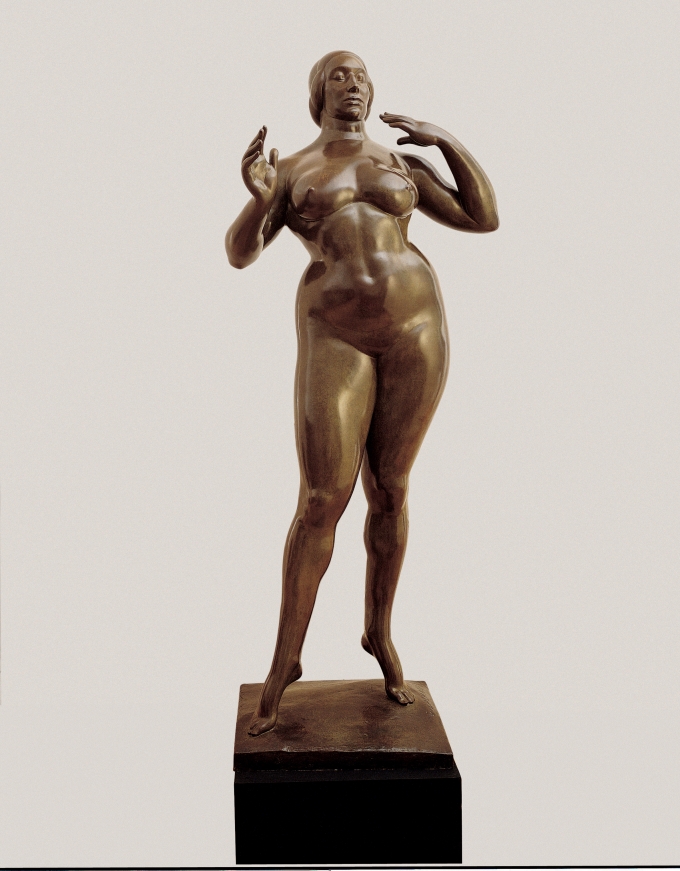 лашез4_Lachaise_Standing_Woman_Web-680x872.jpg
