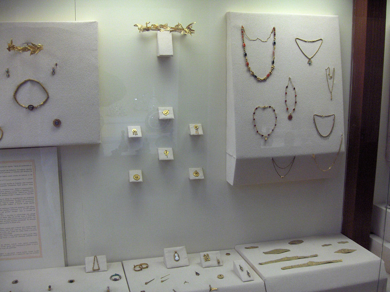 лидия 1280px-Museum_of_Anatolian_Civilizations095.jpg