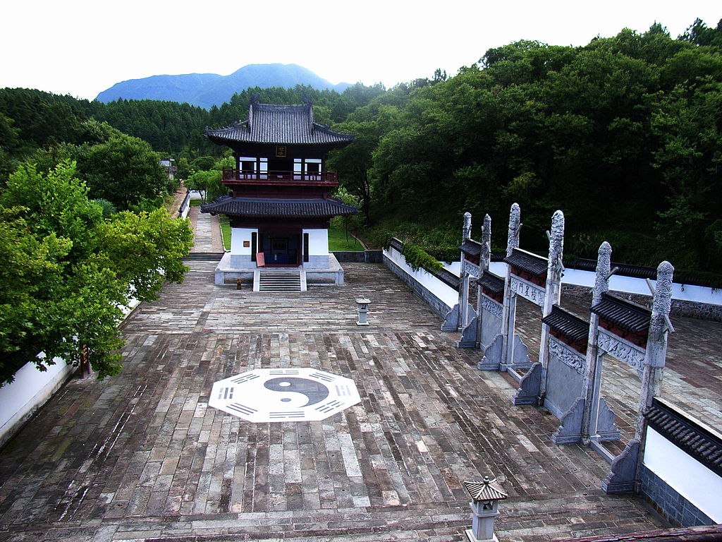 лунхушань 1024px-Shangqingpalace4.JPG
