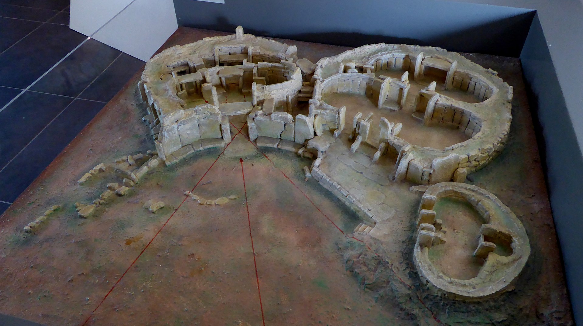 мальта1920px-Model_of_Mnajdra.jpg