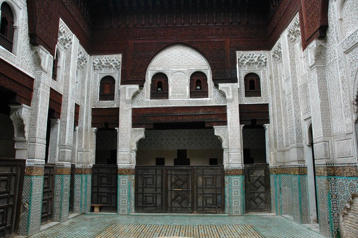 мариниMeknès_-_Madrassa_Bou_Inania_-_Pati.JPG