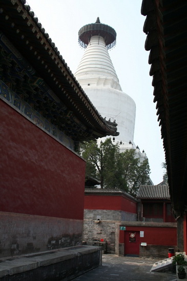мяоин Beijing_Miaoying_Baita_0235_low_res.JPG