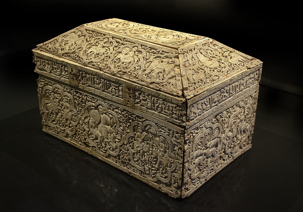 нач 11 1024px-Arqueta_de_Leyre_(39993633023).jpg