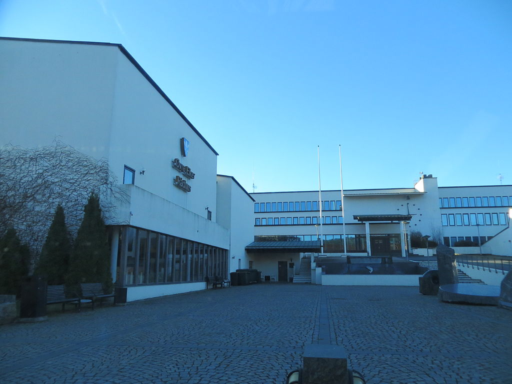 норвÖvre_Eiker_raadhus_IMG_2720.JPG