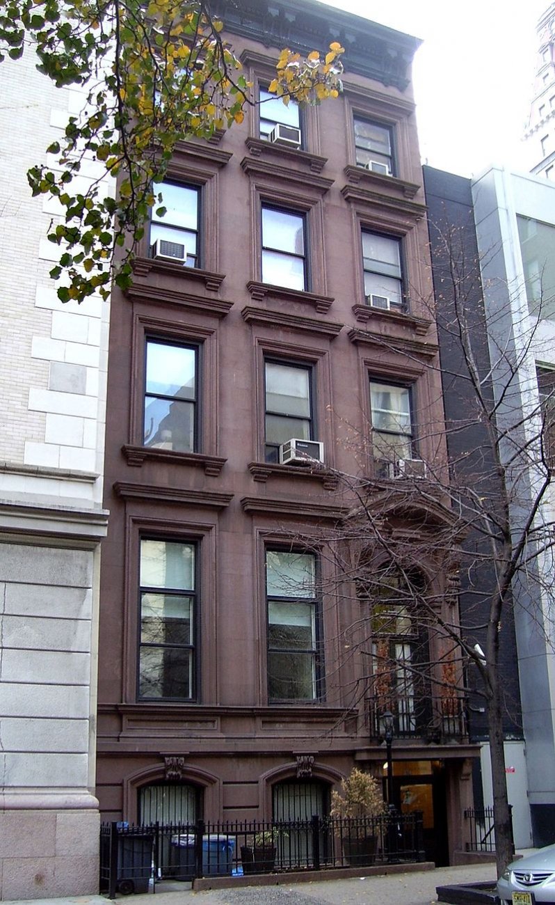 нью118_East_18th_St.jpg