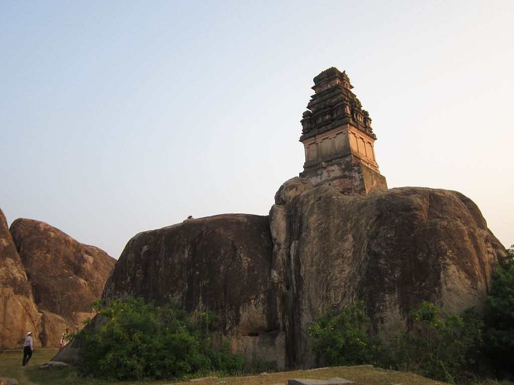 паллава 1024px-Siyamangalam_8_shrine.jpg
