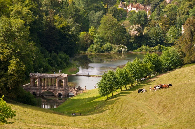 приор Anglijskij-pejzazhnyj-park-Prior-garden.jpg