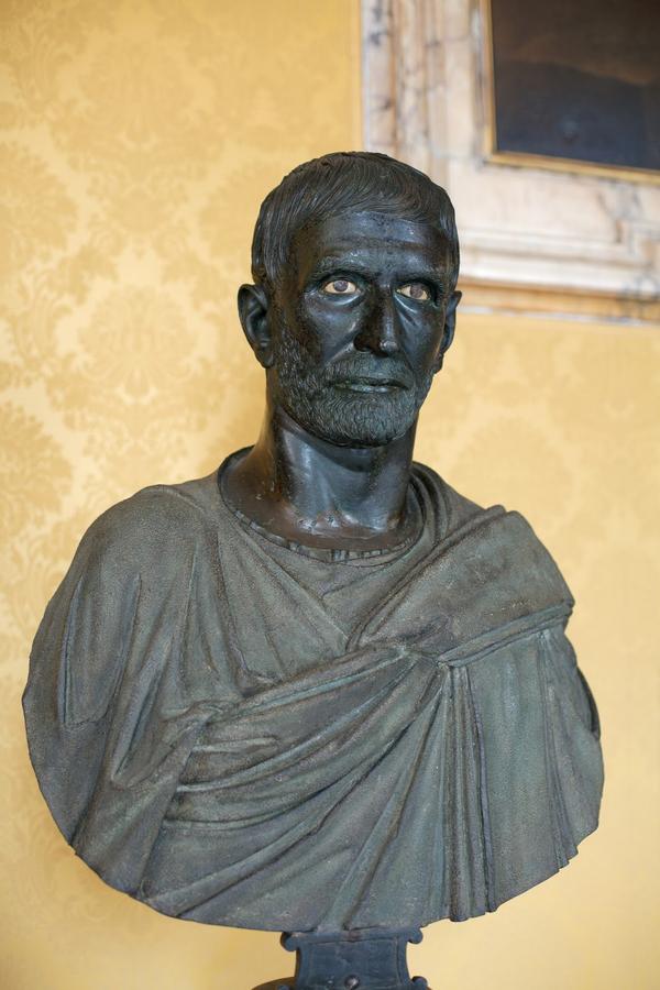 рим 1 доCapitoline_Brutus_Musei_Capitolini_MC1183_01.jpg